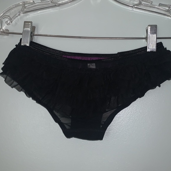 Victoria’s Secret bra and panty set. - Picture 8 of 9